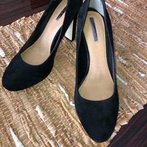 Tahari Suede Shoes
